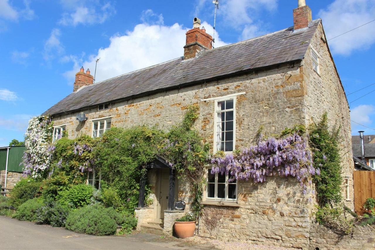 Bed and Breakfast The Old Bakery Barn Pattishall Esterno foto